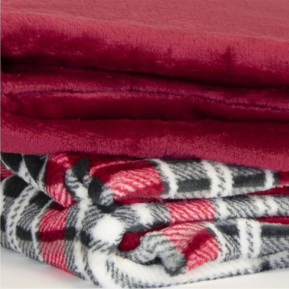 Ludlow 2 Piece Lightweight Velvet Throw Blanket Set Red and White Plaid NWT - Picture 6 of 7